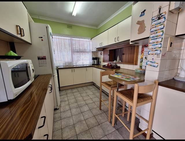 3 BEDROOM HOUSE TO LET IN FAIRWAYS